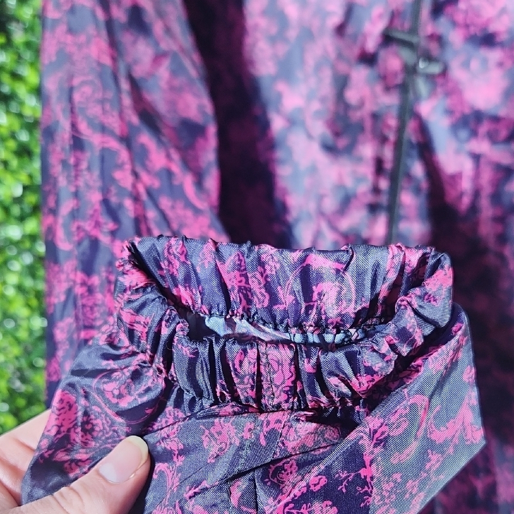 Chic Pink and Black Utility Jacket with Full-Length Zipper - Picture 8 of 16